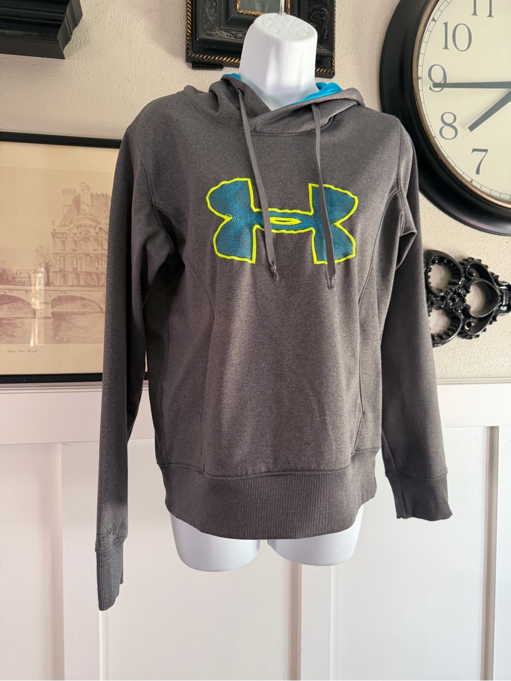 Under Armour Charcoal Hoodie with Blue and Neon Yellow Logo Sz Med k502